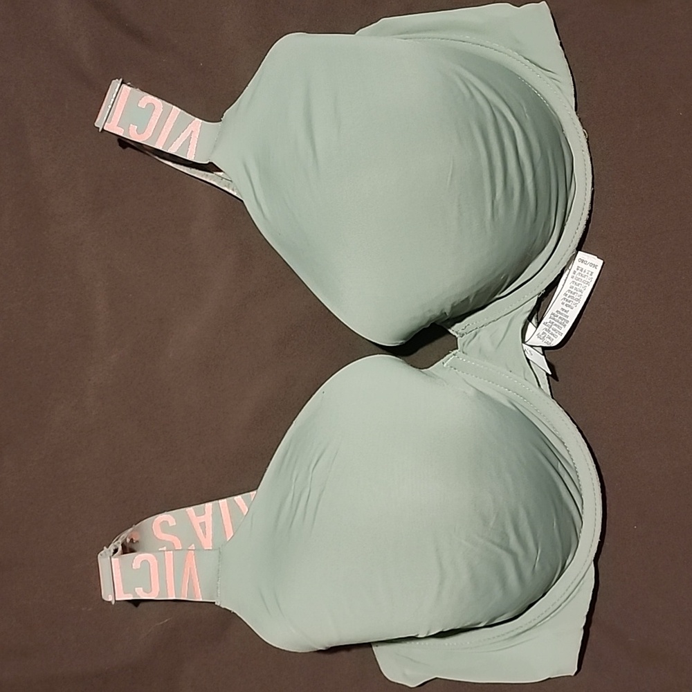 Victoria's Secret Tshirt Lightly Lined Full Coverage logo Straps 36D